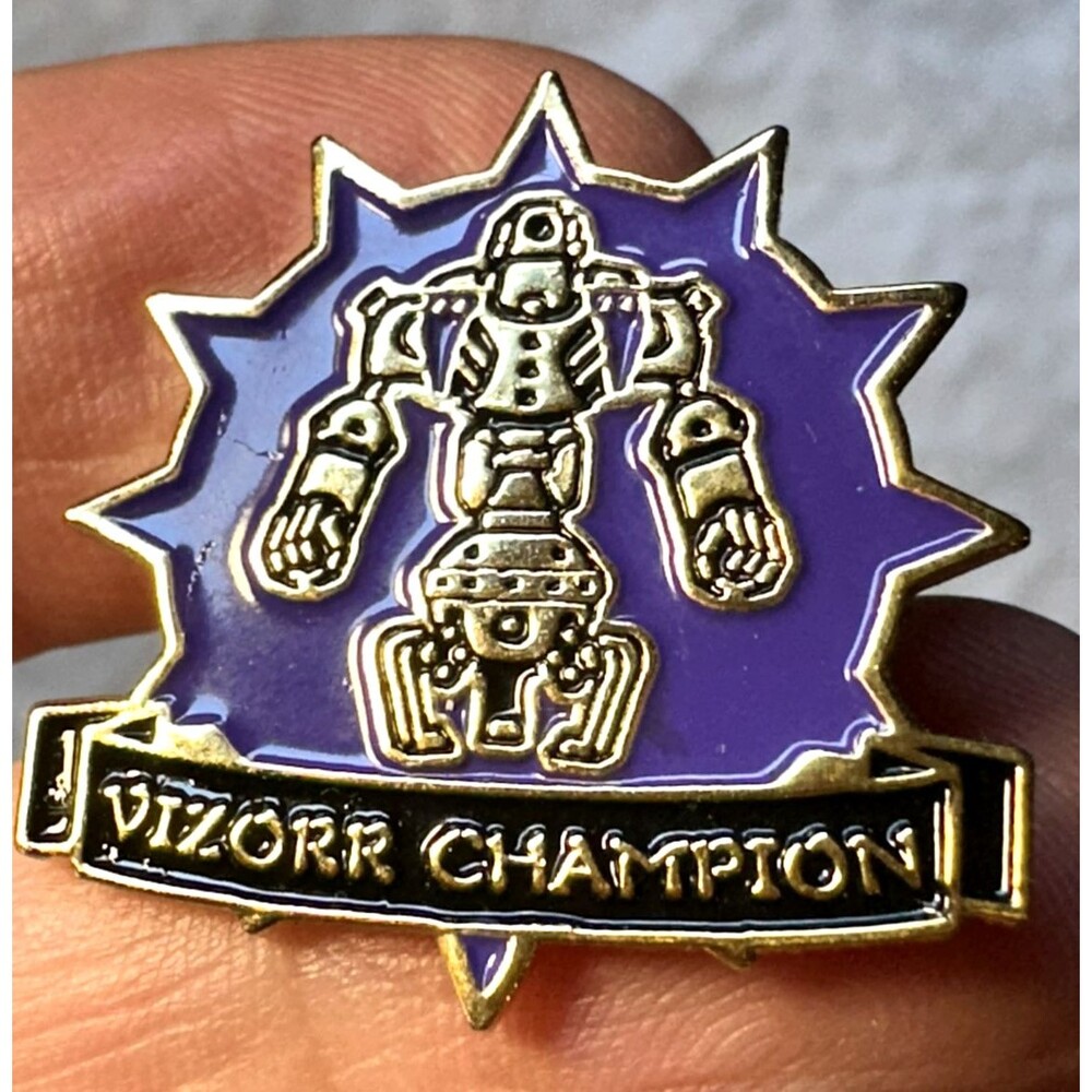 WizKids Mage Knight Vizorr Pins Purple Gold Tone lot of 5 - 4 new in bag